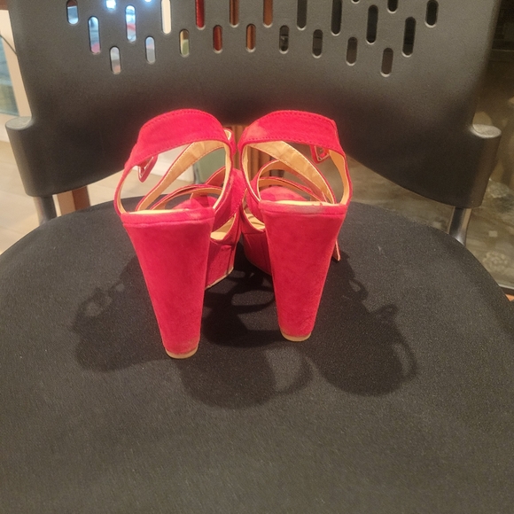 Rachey Red American Rag Platform Sandals - Picture 2 of 9